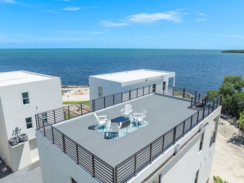 Stylish Oceanview Kayak Getaway w/ Pool & Hot Tub!