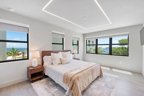 Stylish Oceanview Kayak Getaway w/ Pool & Hot Tub!