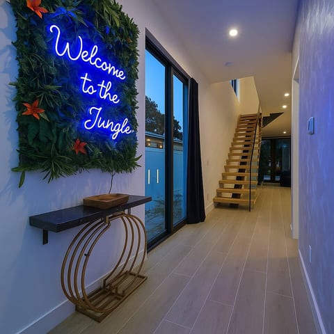 Junglelux Home with 2 Pools / Sauna / BBQ