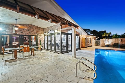 Upgraded Lux Retreat CoconutCreek w/HotTub&Pool
