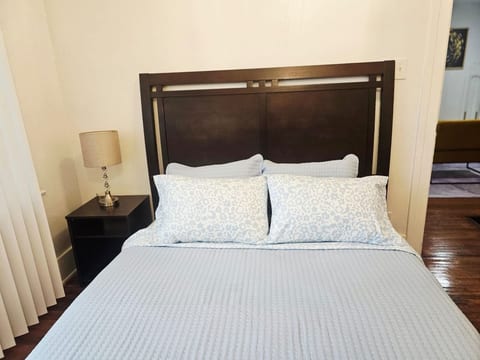 Bright Hotel Style Room image 2