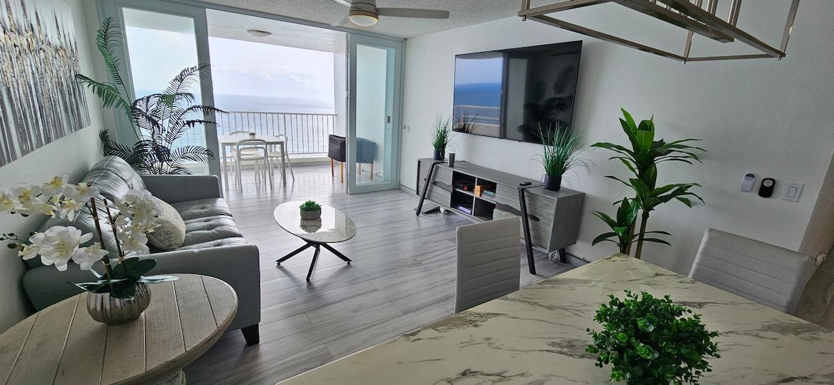 Oceanfront 3-bedroom Sub-Penthouse in Luquillo PR image 1