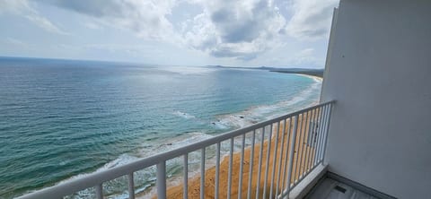 Oceanfront 3-bedroom Sub-Penthouse in Luquillo PR image 4