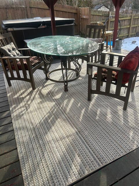 Outdoor dining with grill