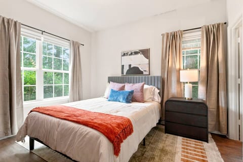 Extended stays NW Atlanta 4 Private Locking Rooms