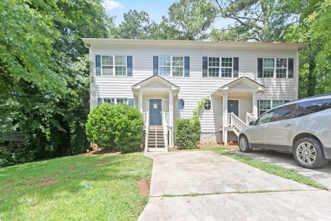 Extended stays NW Atlanta 4 Private Locking Rooms