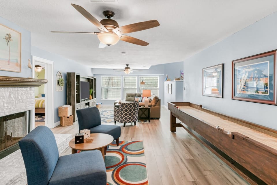 Beach Living & Shuffleboard
