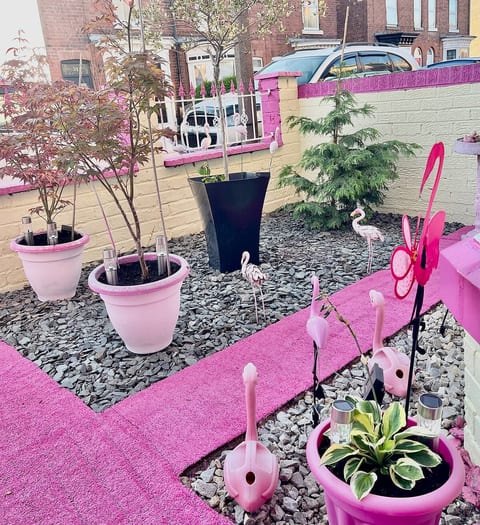 PinkBird House Comfy & Cosy Clean Stay Sleeps 4 image 40