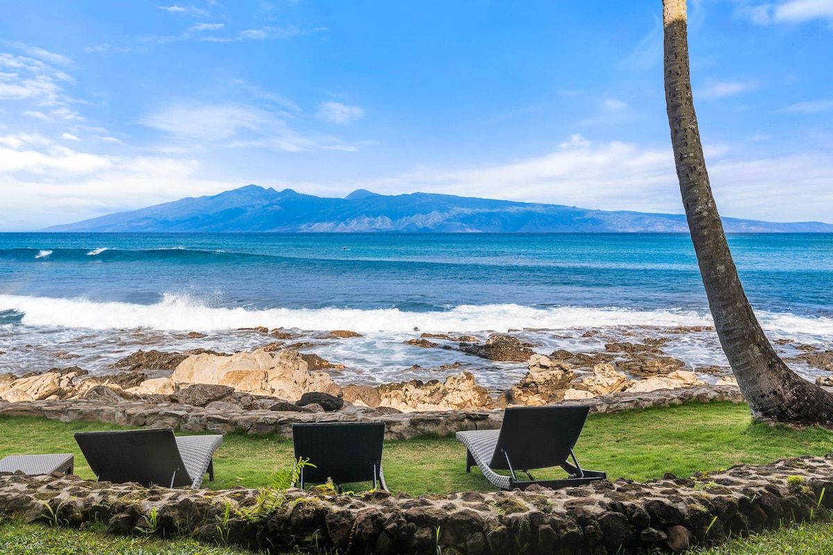Oceanfront Turtle Cove Maui Pole House Estate image 57