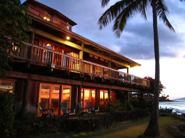 Oceanfront Turtle Cove Maui Pole House Estate image 30