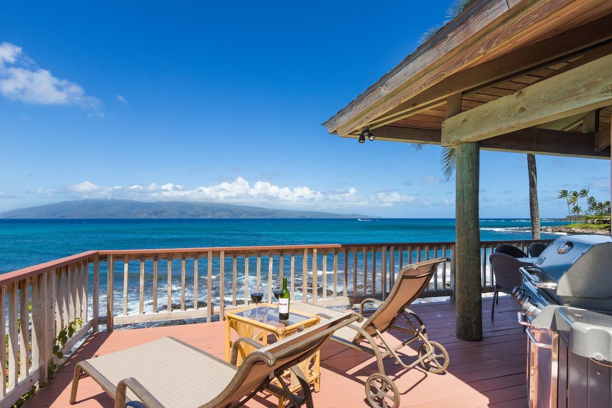 Whether it's fine Sonoma Cabernet, Vueve, or Bikini Blonde- it's all best enjoyed  from the massive partially covered deck at Papaua Paradise.