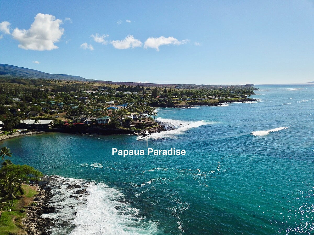 Papaua Paradise sits at the premiere point oceanfront location within an intimate enclave of a handful of high-end oceanfront estates right in the heart of Napili town.