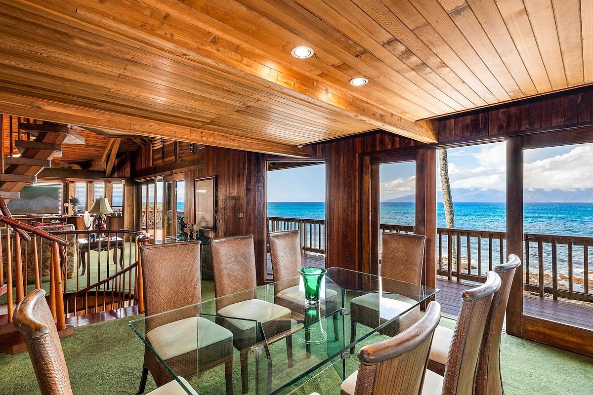 Oceanfront Turtle Cove Maui Pole House Estate image 62
