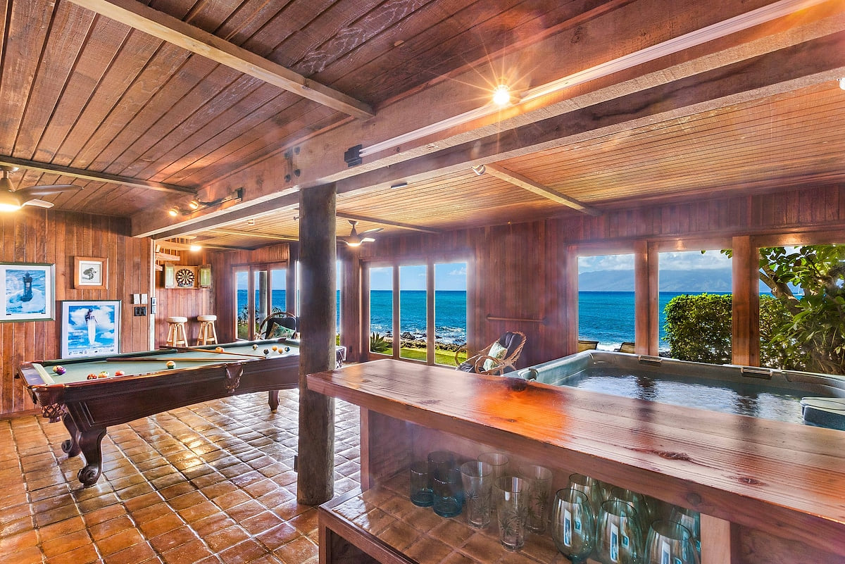 From the full bar and mini-fridge you stay hydrated in all forms while you enjoy the downstairs pool table, dart board, and jacuzzi tub.