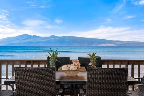 Oceanfront Turtle Cove Maui Villa - 5BR, 4BA, A/C