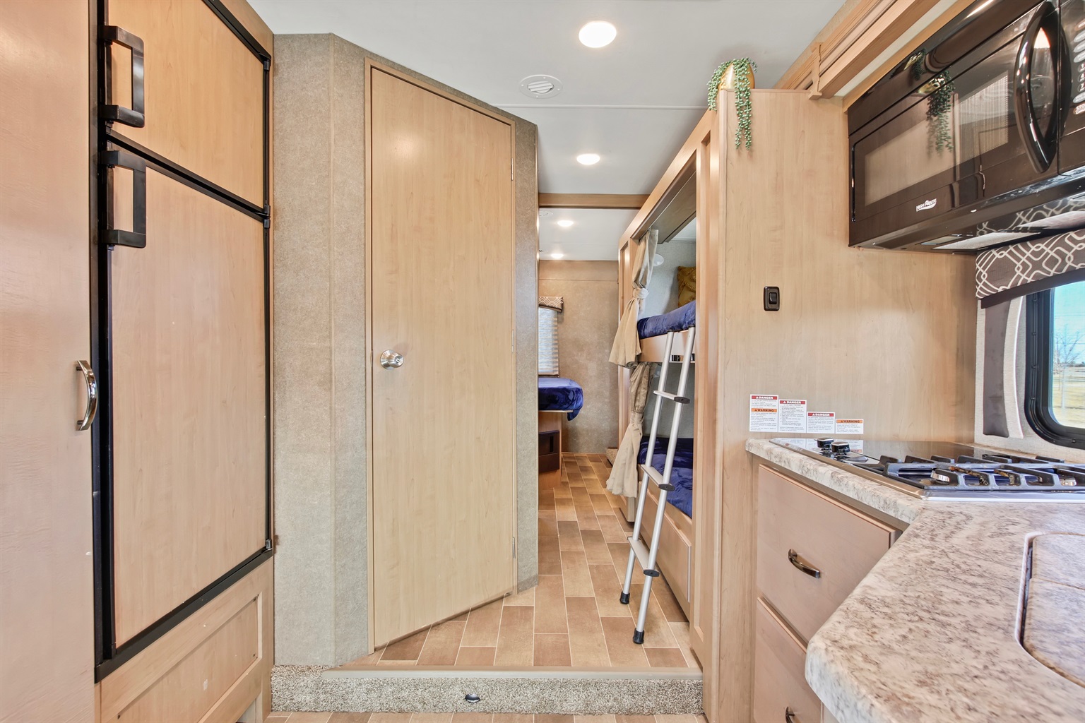 2020-luxury-thor-chateau-(bunk-beds)/