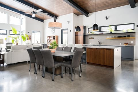 Modern Waterfront Retreat image 3