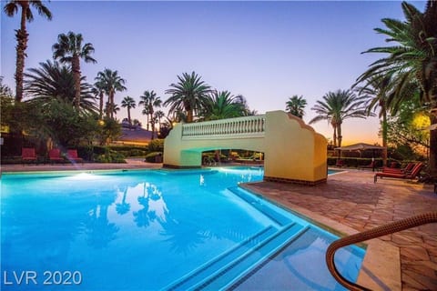 Heated pool 365 days