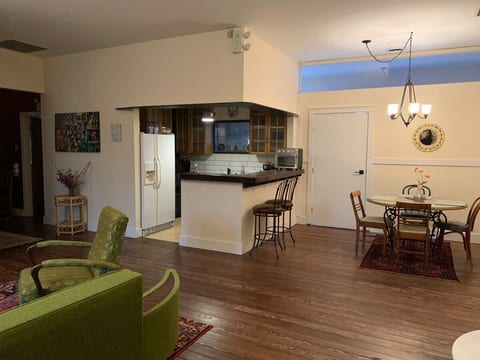 CrestonBC 2-bedroom Vacation Rental in Town image 5