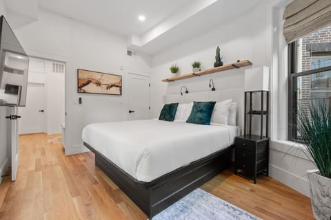 Bedroom – King Bed