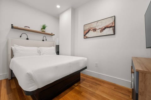 Classy Bedroom Queen Bedroom
