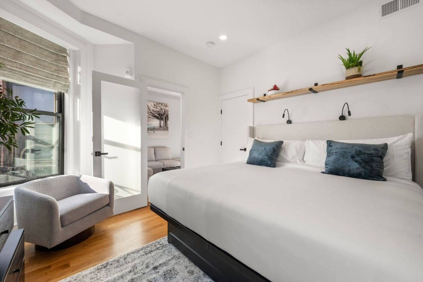Modern Luxury 2BR | King + Queen | Suite 8