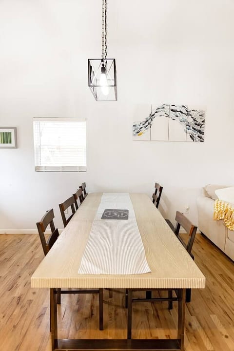 Lucky A Getaway: A-Frame, Lake Views, Hot Tub, Ark