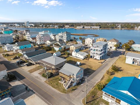Sandy Sea Star— Entire House—Steps from the beach!