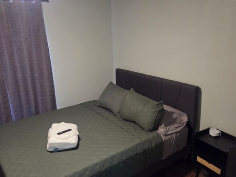 The Yellow Door - Room #8