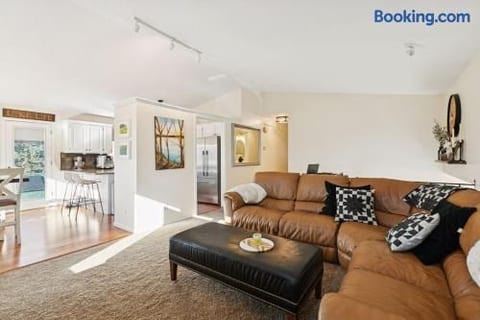 Modern, Peaceful Home w Hot Tub Near Medicine Lake