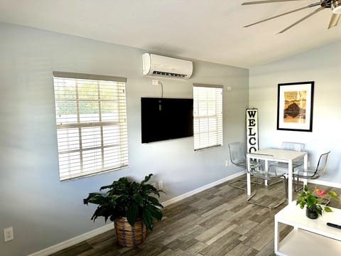 Cozy Home Historic Zephyrhills image 3
