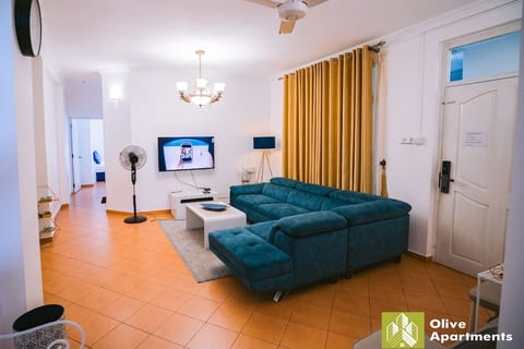 Olive Haven | Newly Renovated 3BR in Colombo image 2
