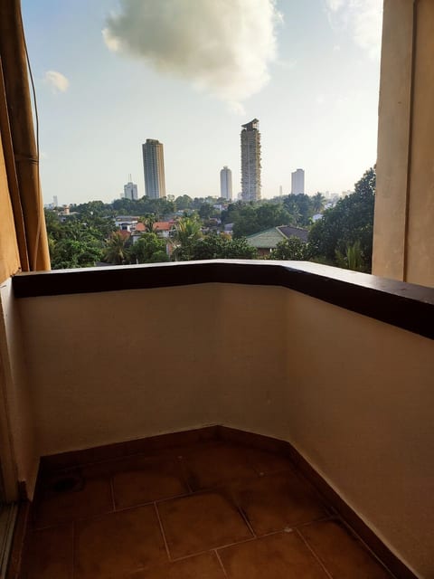 3BR : Remote Workcondo with Kitchen + Balcony image 5