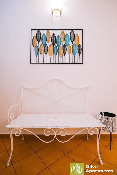Olive Haven | Newly Renovated 3BR in Colombo image 5