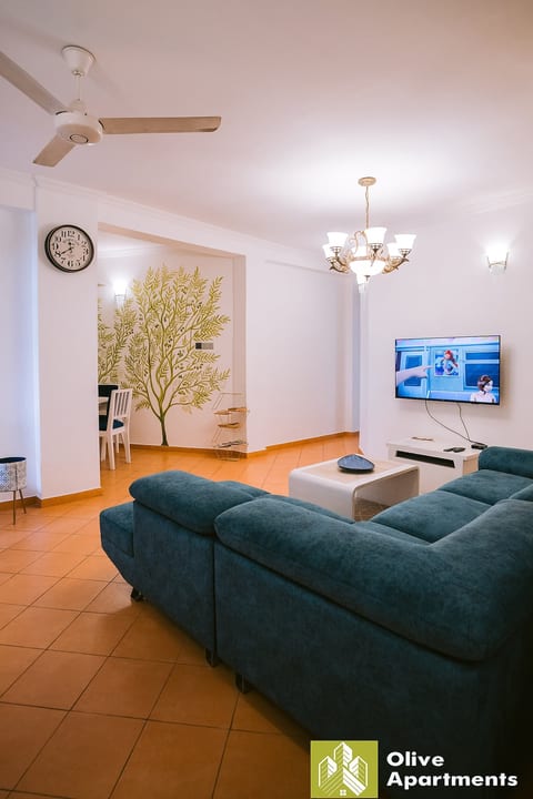 Olive Haven | Newly Renovated 3BR in Colombo image 1