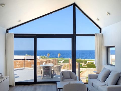 Sea View 2 BR Villa w Terrace, Beach & Pool Access image 1