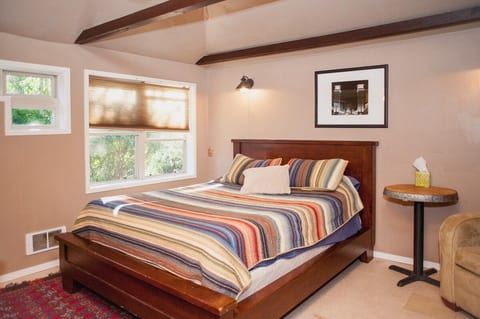 Seward Park Cottage image 3