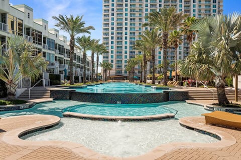 Beachfront Beauty with Amazing Views & Resort Pool