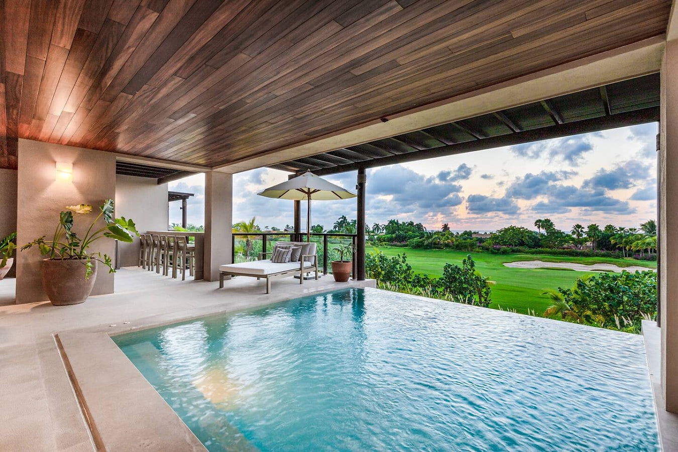 3 bd Condo with Ocean View+ Private Pool + Cook (Las Marietas E101)