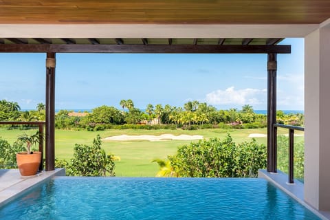 3 bd Condo with Ocean View+ Private Pool + Cook (Las Marietas E101)
