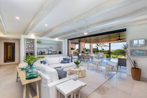 3 bd Condo with Ocean View+ Private Pool + Cook (Las Marietas E101)