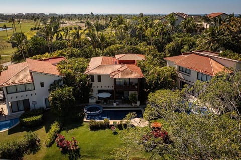 LS3- La Serenata 3 4BR Villa with Pool and Hot Tub