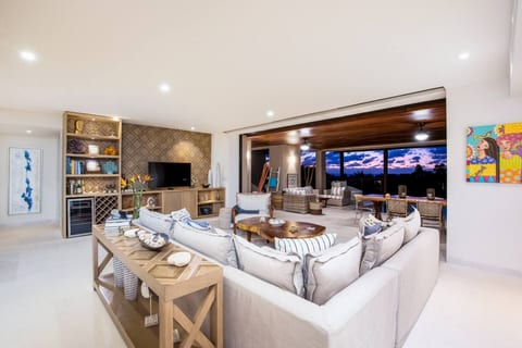 3bed Condo- Private Pool / Golf Cart/Ocean View/HK (Las Marietas F101)