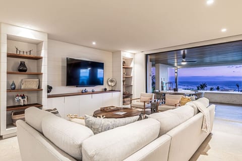3 bed / 3.5 bath  Private Pool + Wide Ocean Views Condo Cualli
