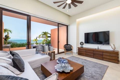 Luxury 2 bed/ 2 bath Beach Front Condo - Bucerias - Casa Del Mar 105