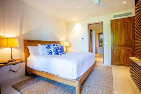 3 bd condo with Ocean views +HK