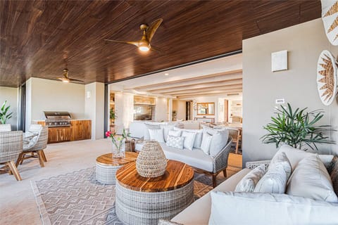 3bd condo Ocean Views+ Pool +HK - Tower 5