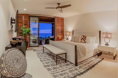 3 bed condo with pool+ocean view