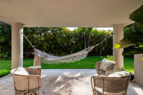 Very private 4Bed/4.5bath Villa (Casa Libre Las Palmas 22)