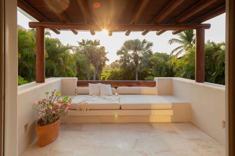 An exquisite 2 level 4 bed villa - Las Palmas 25